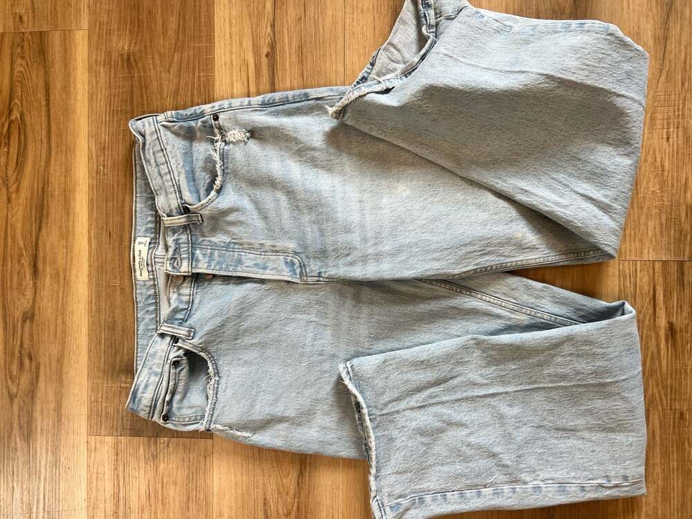 Abercrombie & Fitch The 90s Baggy Low Rise Jeans Size 29